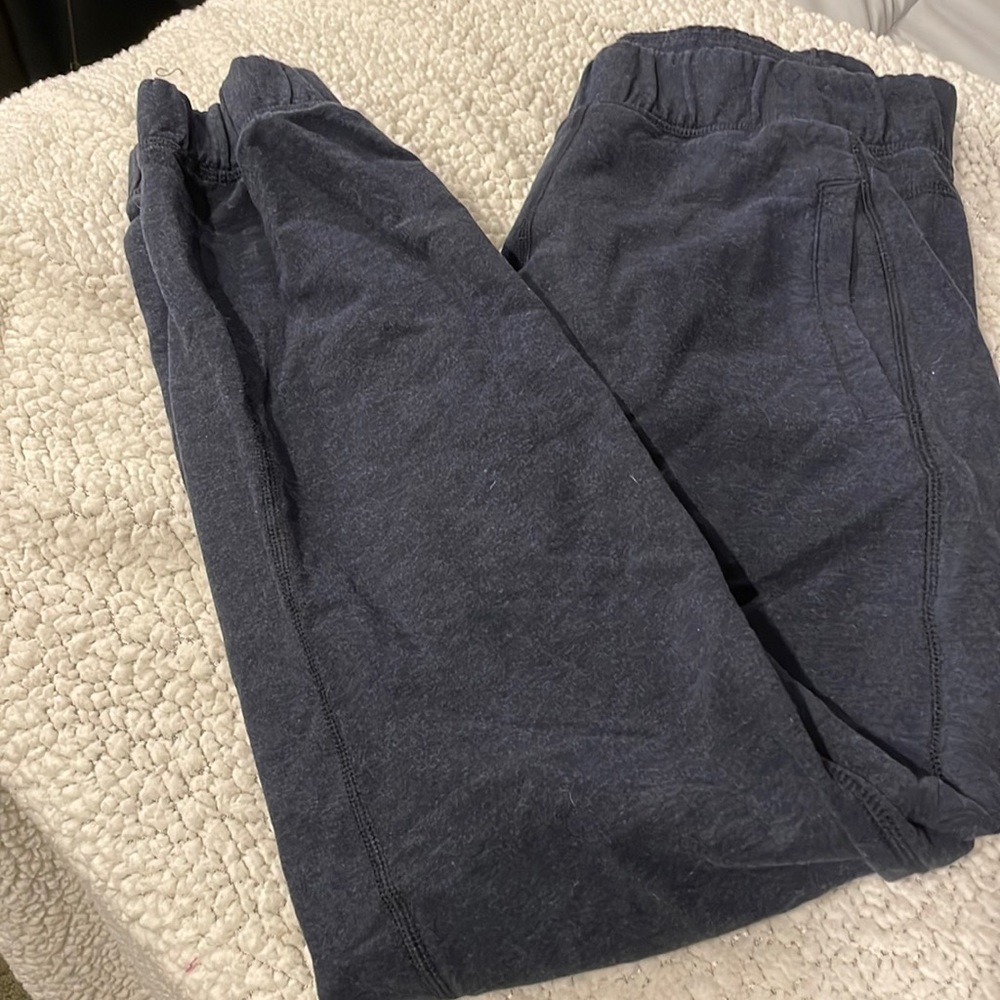 Lululemon navy sweatpants size 6